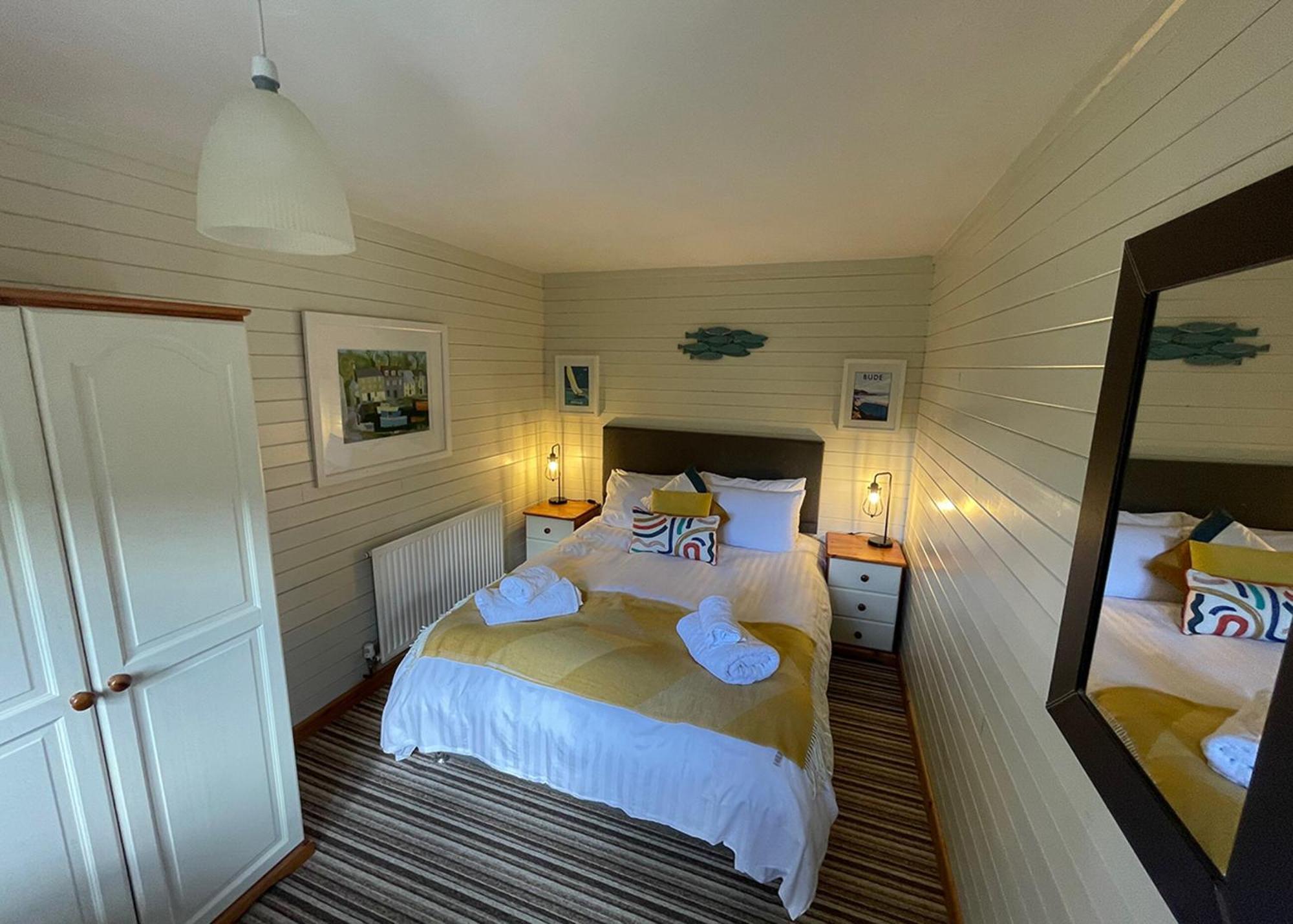 Ivyleaf Combe Lodges Stratton  Exterior foto