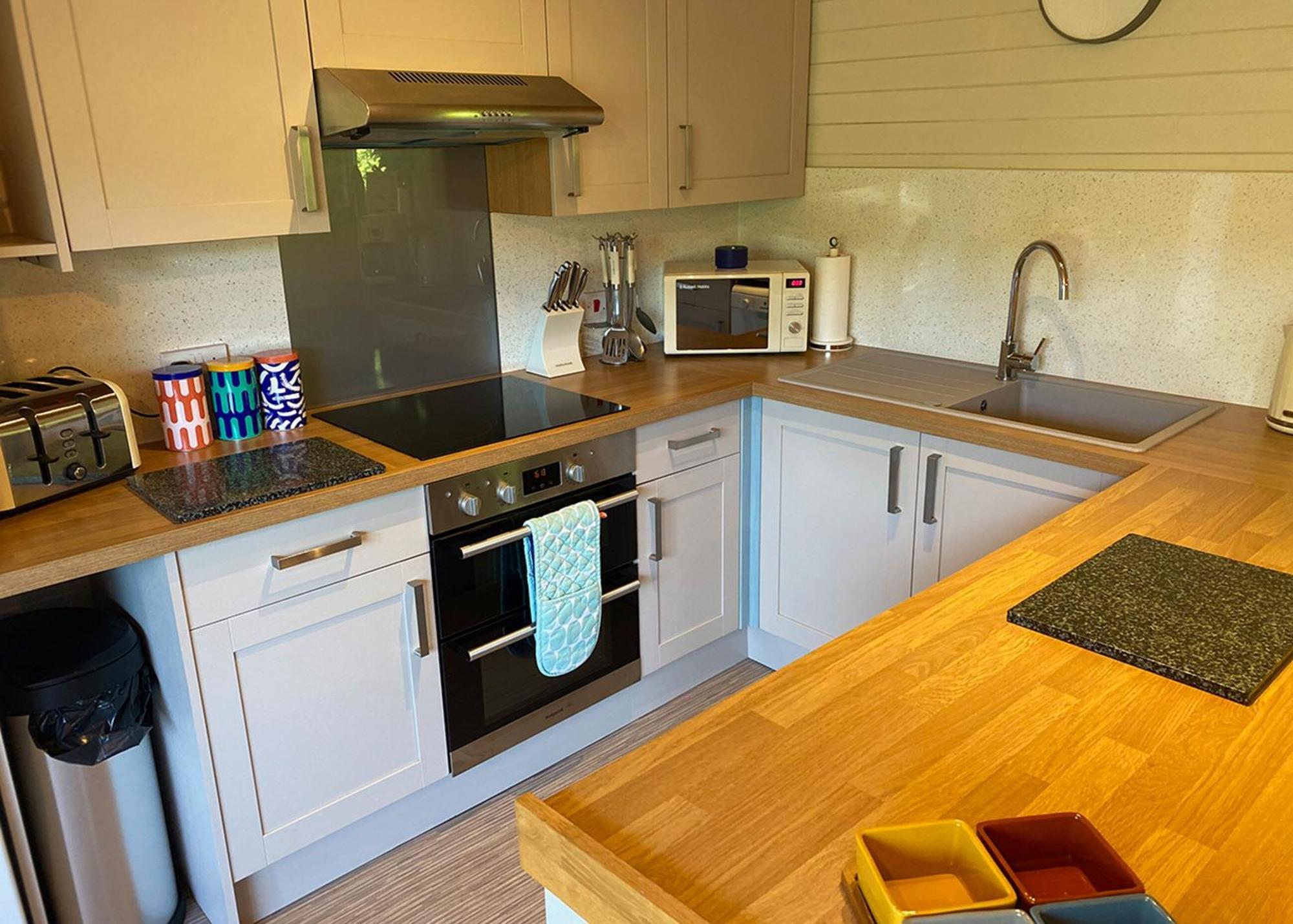Ivyleaf Combe Lodges Stratton  Exterior foto